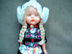 dutch girl black leg case view_02